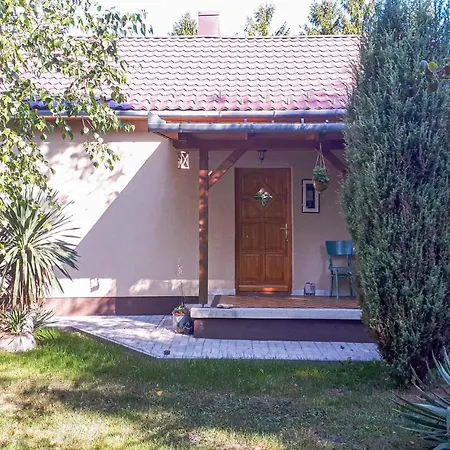 Two-bedroom Holiday In Nyaraló Balatonfenyves